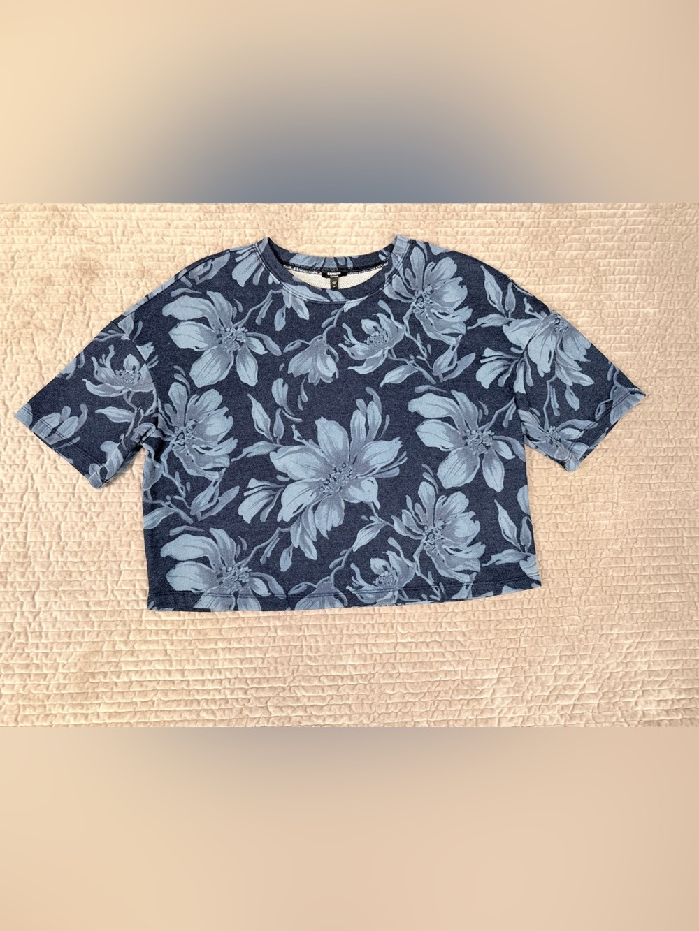 EXPRESS Floral Cropped Boyfriend Fit Short Sleeve Shirt Blue XS NWT French Terry